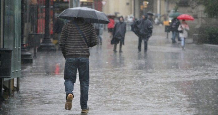 Alertan autoridades por intensas lluvias en varios estados de México