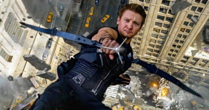 Jeremy Renner vuelve a Marvel como 'Hawkeye' tras superar grave accidente