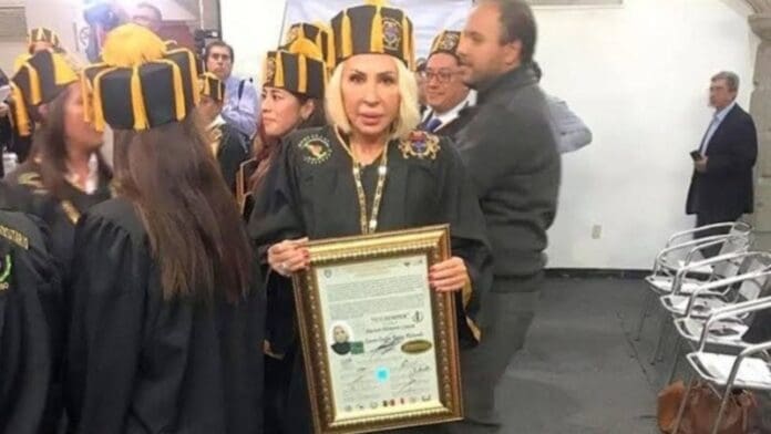 Obtener un Doctorado Honoris Causa en México cuesta unos 35 mil pesos