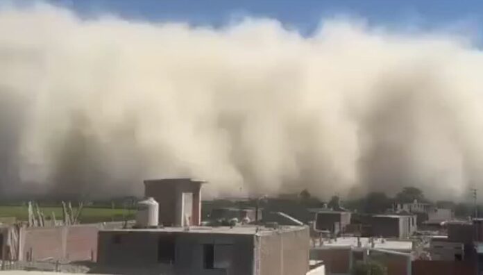 Tormenta de arena cubre a varias ciudades de Perú