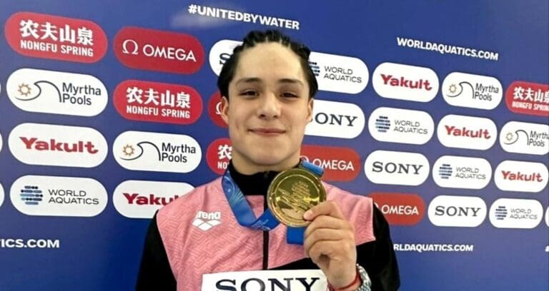 Osmar Olvera vence a los chinos; gana el oro en Mundial de Clavados en Singapur. Sin duda que ha logrado una proeza.