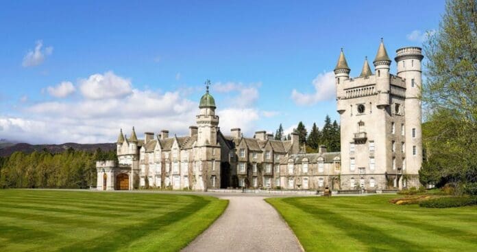 Rey Carlos ordena cierre del Castillo de Balmoral por intensas tormentas en Escocia