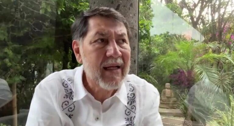 Pide Fernández Noroña rescatar a niños palestinos; le recuerdan que en México muchos menores mueren de hambre.