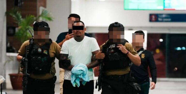 Detienen en Nayarit al "Texano", un sujeto que extorsionaba en sitios como Cancún, Playa del Carmen, Tulum y Bacalar.