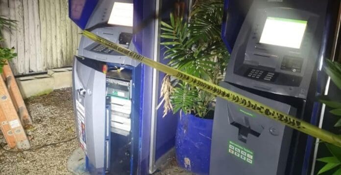 Roban dinero de cajeros automáticos en marina de Puerto Aventuras. Hasta el momento se desconoce el monto de lo hurtado.