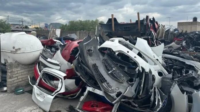 Decomisan 16 toneladas de autopartes en Iztapalapa, CDMX