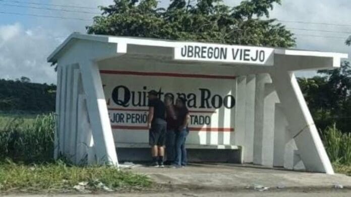 Arrojan un cuerpo con signos de violencia en un paradero en Álvaro Obregón Viejo, una localidad de Chetumal.