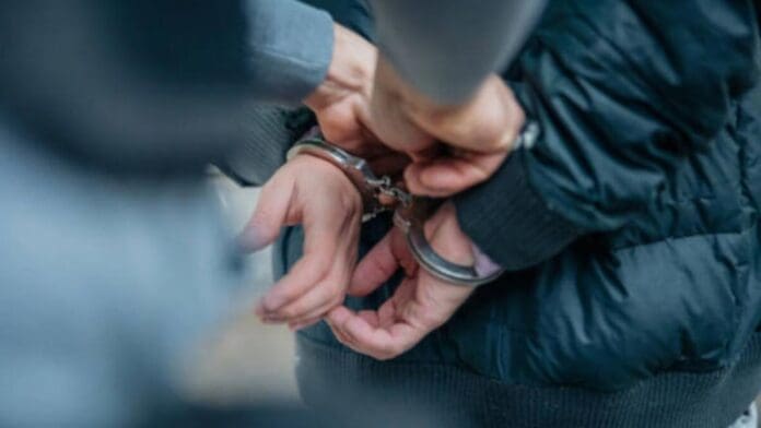 Detienen a dos adolescentes tras intentar envenenar a un militar de Rusia