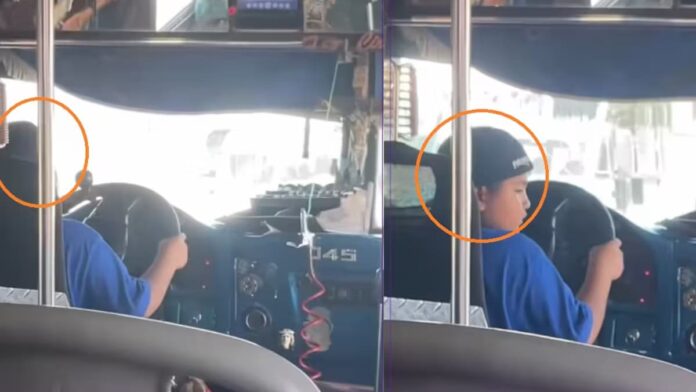 Niño es captado conduciendo un camión de pasajeros en Gómez Palacio, Durango
