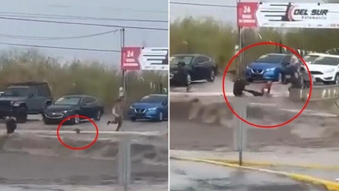 Rescatan a niño arrastrado por fuerte corriente en La Paz, Baja California Sur