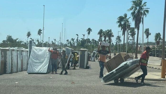 Inhabilitan por 15 meses a empresa contratada por Sedena para vender colchones a damnificados por huracán 