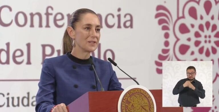 Revela Claudia Sheinbaum más detalles sobre Olinia, primer auto eléctrico mexicano. Podría estar disponible para mediados de 2026.