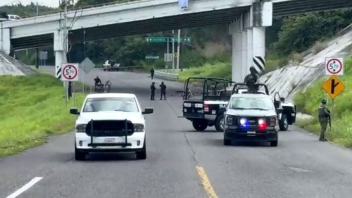 Mueren dos personas tras ataque armado en Veracruz; hay varios heridos, incluida una menor