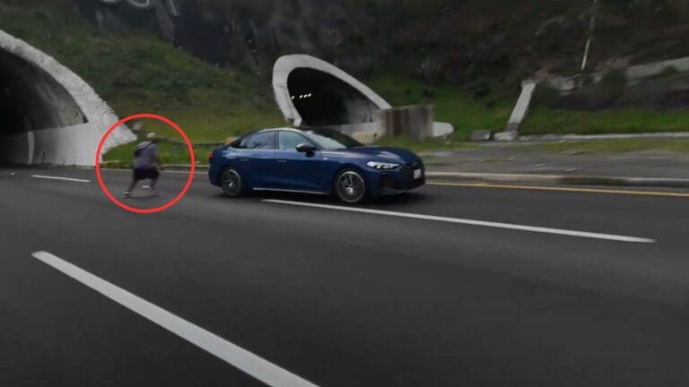 Sujeto casi es atropellado en la autopista México-Toluca; influencer lo grabó mientras hacía contenido