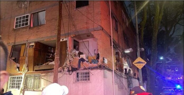 Reportan cinco heridos por explosión de gas en alcaldía Benito Juárez, CDMX