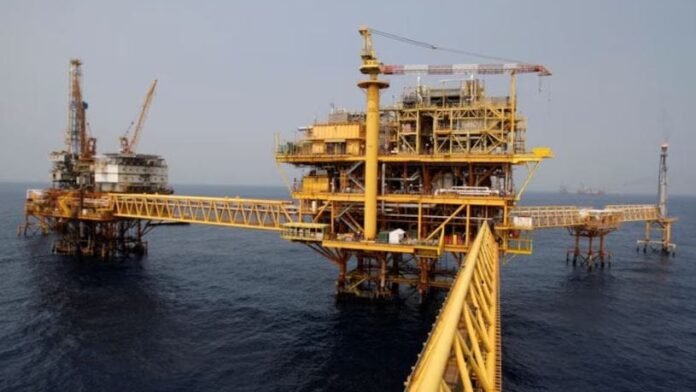 Grupo comando roba equipo especializado de plataforma de Pemex en Campeche