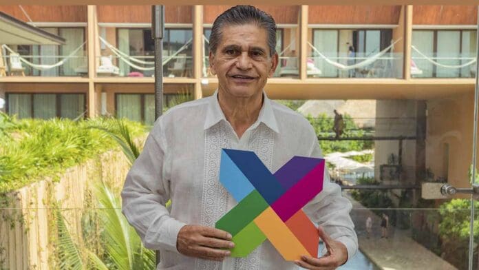 Miguel Quintana Pali, presidente de Grupo Xcaret recibe el Premio a la Trayectoria Turística de Mexbest