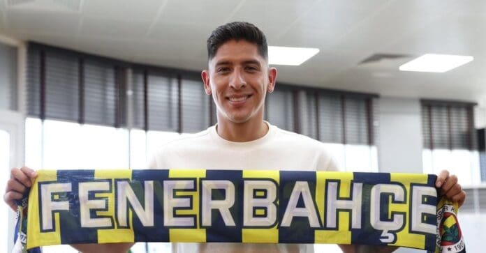 Futbolista mexicano Edson Álvarez deja al West Ham de Premier League y llega al Fenerbahce de José Mourinho.