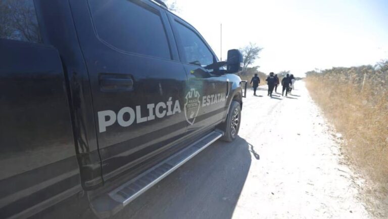 Hallan cuerpos de una familia dentro de camioneta en Guadalajara, Jalisco; dos son niños