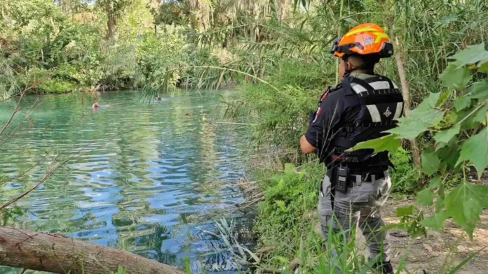 Hombre muere ahogado al intentar rescatar a su hija en un río en Nuevo León