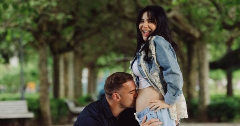 Martha Higareda revela que tendrá gemelos