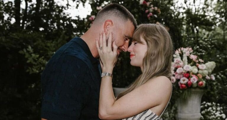 Video: Taylor Swift y Travis Kelce anuncian su compromiso