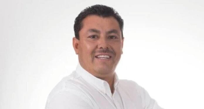 Grupo armado asesina a un exalcalde de Las Minas, Veracruz y a su hijo. Sigue la inseguridad en la entidad.