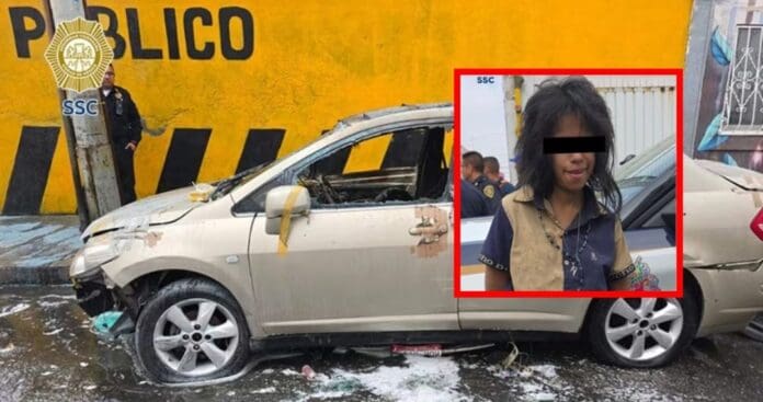 Joven en situación de calle incendia vehículo bajo custodia policial en CDMX
