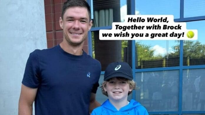 Video: Tenista Kamil Majchrzak localiza a niño al que le 