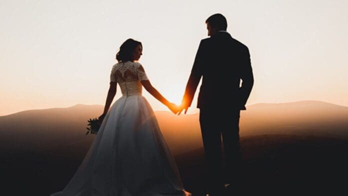 Mujer en India encuentra a su esposo reportado como desaparecido desde 2018; se casó con otra y tiene nueva familia