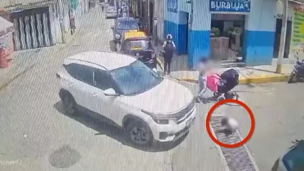 Video: Atropellan a niño mientras su mamá se distrajo con el celular en Puebla