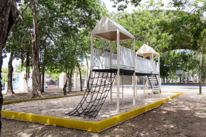 Gobierno de Estefanía Mercado avanza en la recuperación de parques y domos en Playa del Carmen