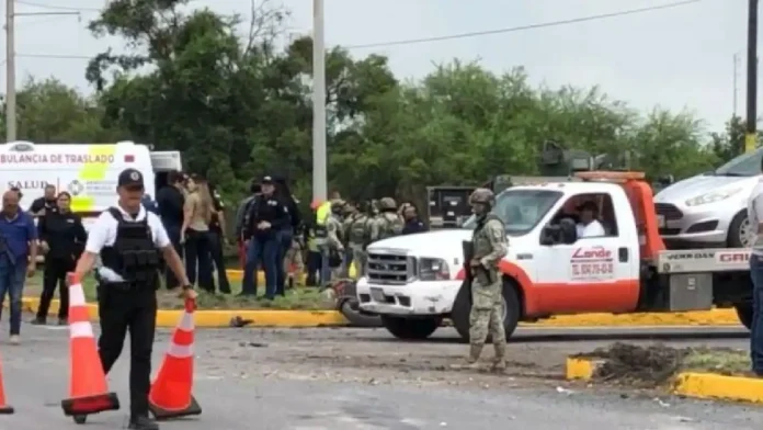 Reportan 16 heridos tras choque de vehículo que transportaba presos en Ciudad Victoria, Tamaulipas