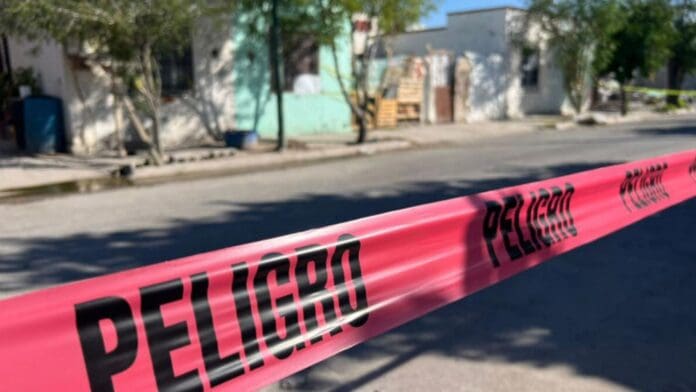 Hombre asesina a su esposa a machetazos en Torreón, Coahuila