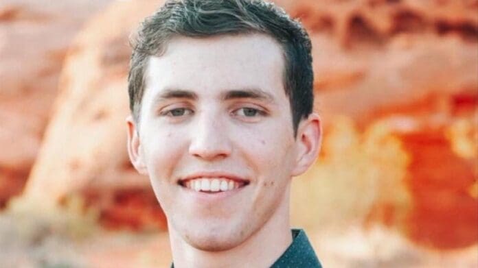 Detienen al presunto asesino del activista Charlie Kirk; es Tyler Robinson, de 22 años y de familia republicana.