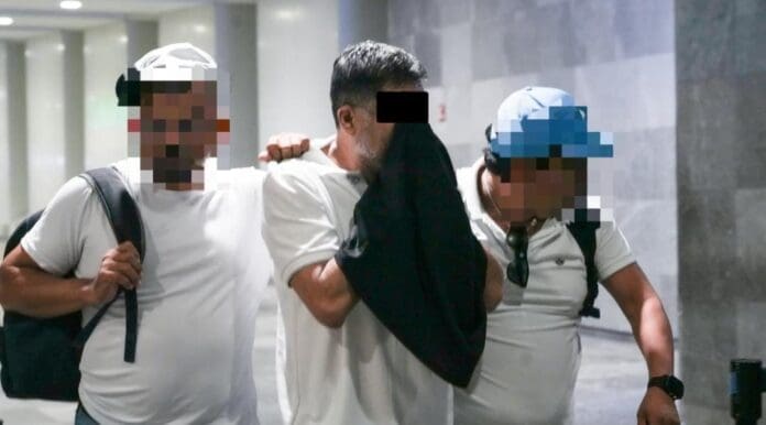 Detienen en Texas, EU a un sujeto que ha sido acusado de extorsión e invasión a la intimidad en Quintana Roo.