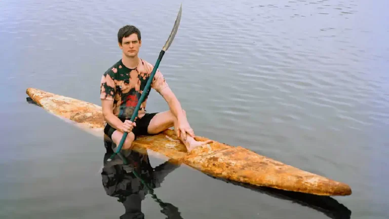 Hombre de Estados Unidos crea una embarcación con hongos para cuidar el medio ambiente