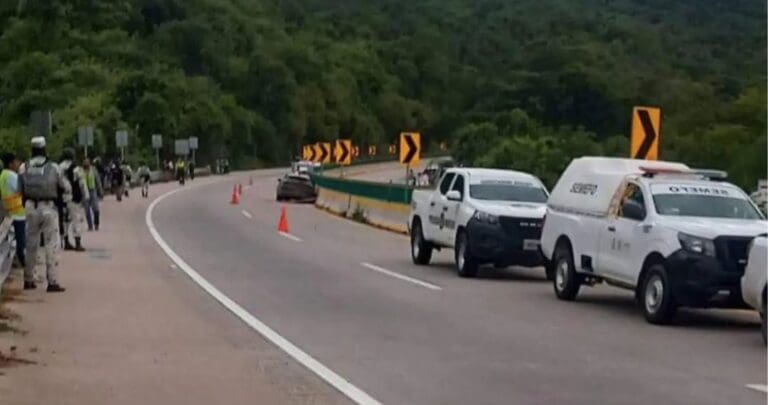 Detienen a sujetos que presuntamente robaron autos de una agencia en Guerrero