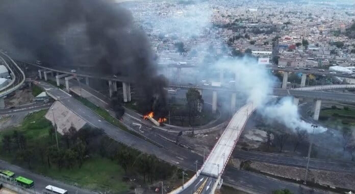 Ya son 15 las personas fallecidas por la explosión de una pipa en Iztapalapa, Cdmx. Se informó de otro deceso este lunes.