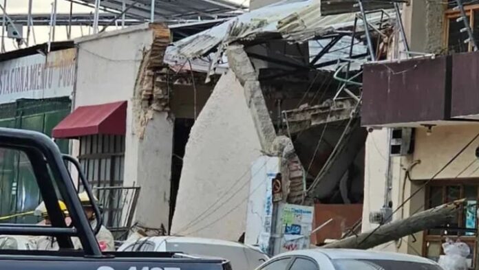 Video: Se desploma restaurante en Guadalajara, Jalisco; hay tres personas heridas de gravedad