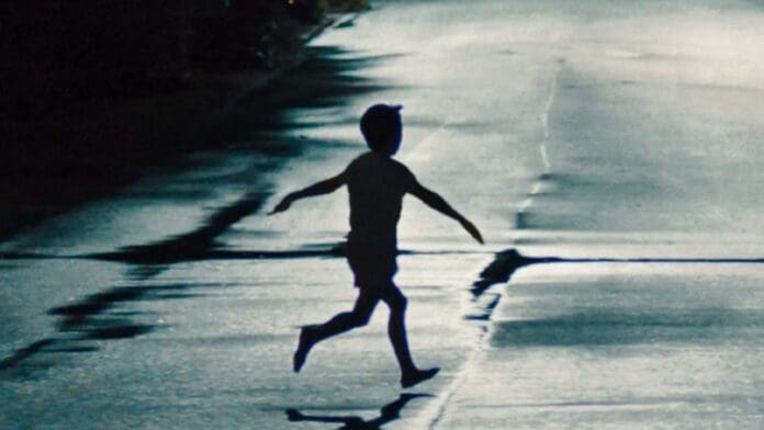 Encuentran a niño de siete años deambulando de madrugada en calles de Zapopan, Jalisco por séptima vez