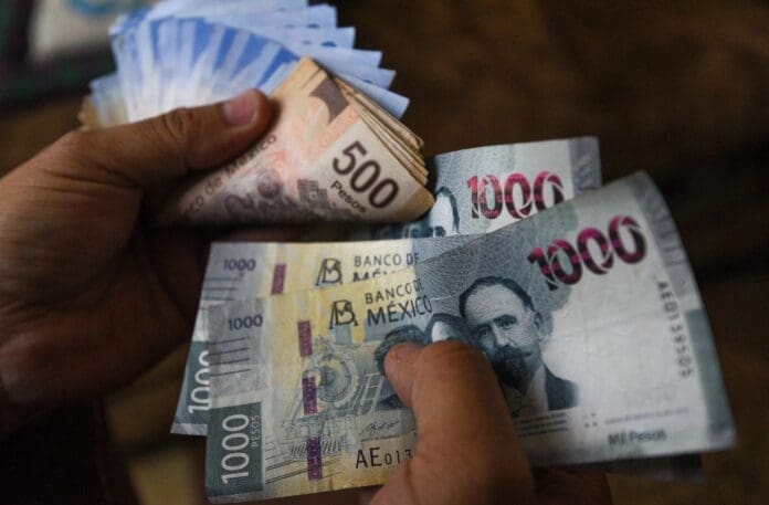 Roban dos millones de pesos a hombre tras retirarlos del banco en Guadalupe, Nuevo León