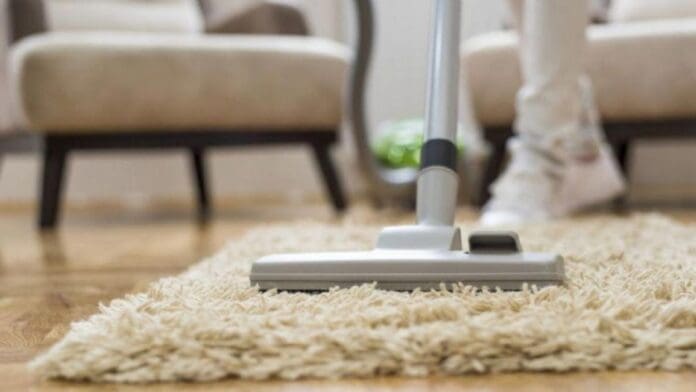 Adulta mayor asesina a su amiga de 66 años con un cable de aspiradora en España