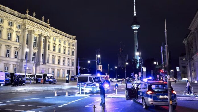 Evacuan a miles de personas del centro de Berlín tras hallar bomba de la Segunda Guerra Mundial