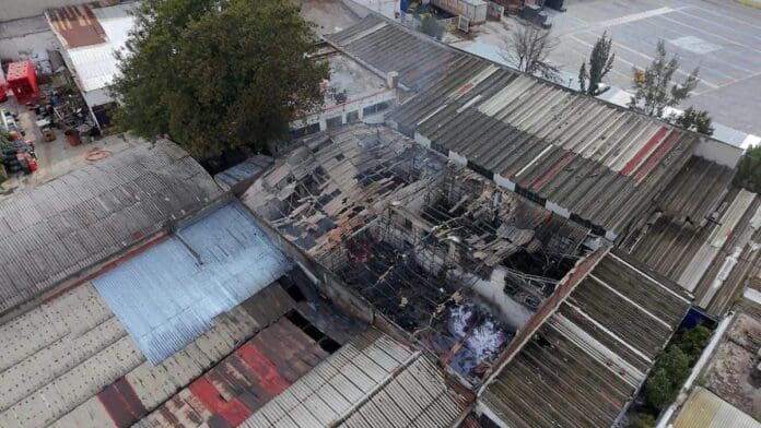 Video: Se incendia una fábrica de pinturas en Los Reyes La Paz, Edomex