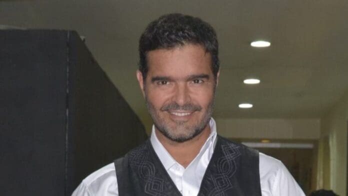 Cantante Pablo Montero vende un boleto para su show en Chihuahua; empresarios le piden regresar lo invertido