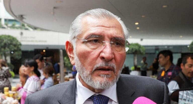 Revela una investigación que Adán Augusto López recibió 79 mdp; senador dice que dinero fue declarado al SAT.