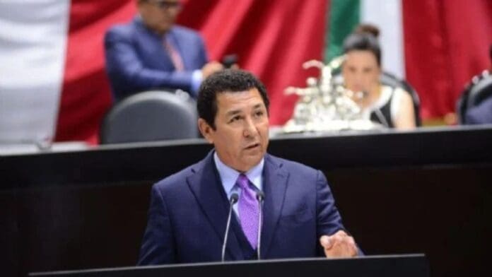 Estados Unidos le retira la visa al diputado Mario López Hernández tras intentar cruzar la frontera; legislador lo niega
