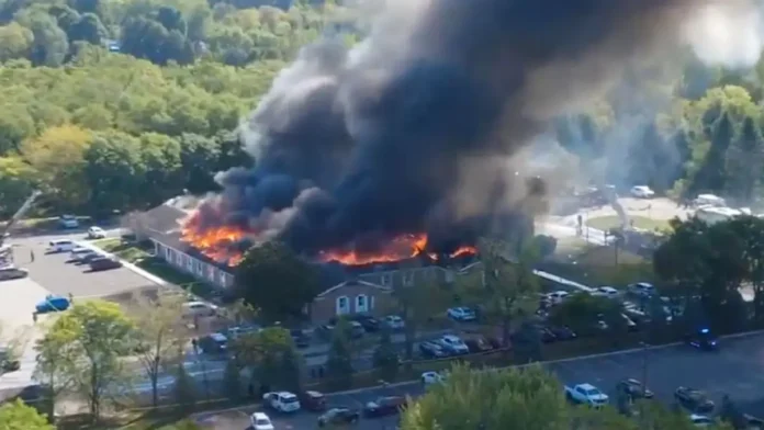 Reportan una persona muerta y nueve heridas tras tiroteo e incendio en una iglesia en Michigan, Estados Unidos