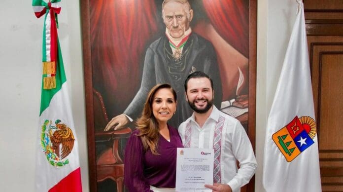 Mara Lezama Espinosa ha nombrado este día a Eric Arcila Arjona como el nuevo jefe de la Oficina de la Gobernadora.